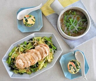 鶏胸肉1枚で4人分の節約献立。電子レンジで満腹よだれ鶏