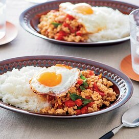 鶏ひき肉で簡単・和風ガパオ。ナンプラーも使わない