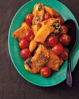 鮭とミニトマトのオーロラソース炒め。食卓が華やかになるラクうま主菜