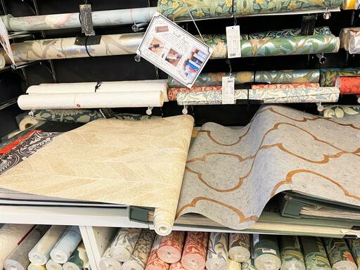 1000円~2000円/mくらいでも買えるものがある、おしゃれな輸入壁紙