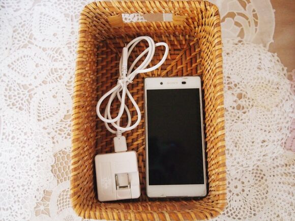 スマホ充電器は定位置決めを