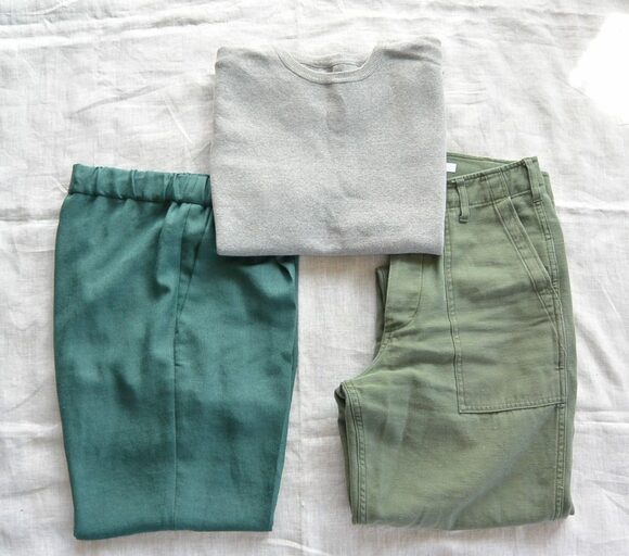 グリーンのパンツ