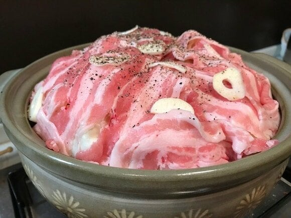 肉で蓋をとじて