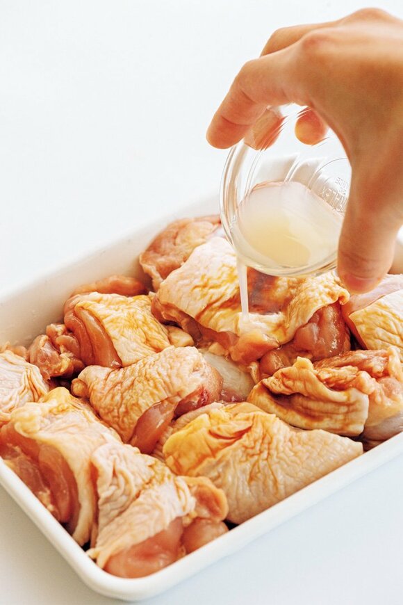 鶏肉にタマネギの漬け汁