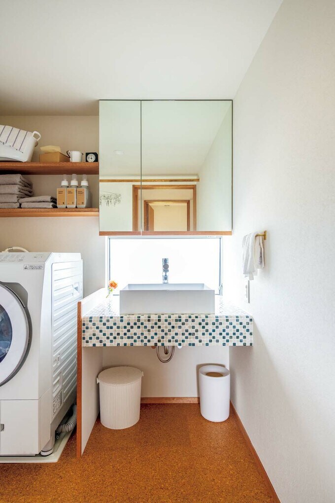 明るく清潔な洗面室