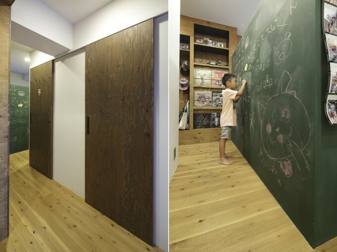 廊下は黒板塗装