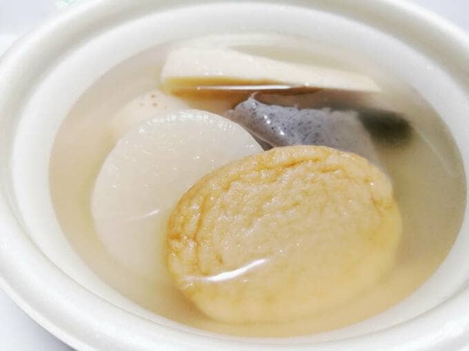 容器に入ったおでん