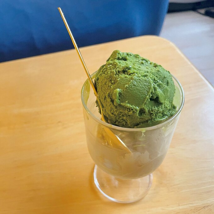 ほうじ茶と抹茶のアイス(抹茶)