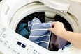日なたに干しっぱなしはNG！意外と知らない「正しい夏の洗濯術」で、黄ばみ・においもスッキリ