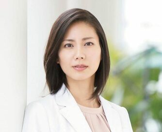 がん専門医を演じる松下奈緒さん。女性同士の友情も見どころ