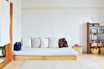 米袋も再利用。58平米のアパートでもミニマルに暮らせる