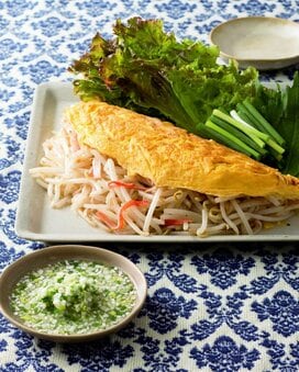 モヤシ2袋を使いきって、しっかりかさ増し！モヤシのタイ風卵焼き