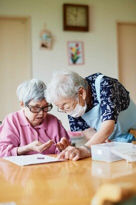 97歳現役看護師の池田きぬさん。「しんどいけど、働けたという感覚が爽やか」