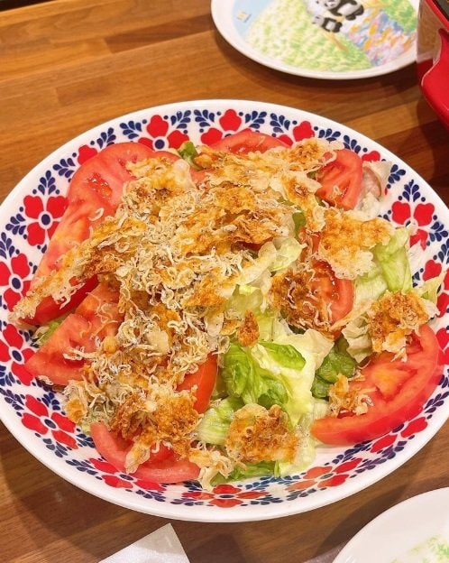 シラスとチーズのサラダ