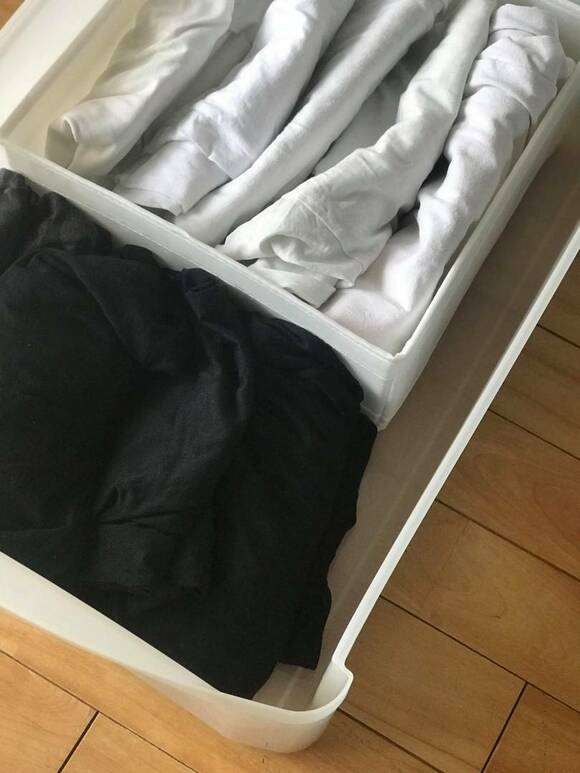 Tシャツなどは大サイズにたたんで収納