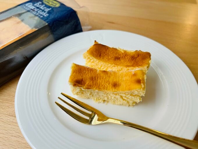 ベイクドチーズケーキをカットしました