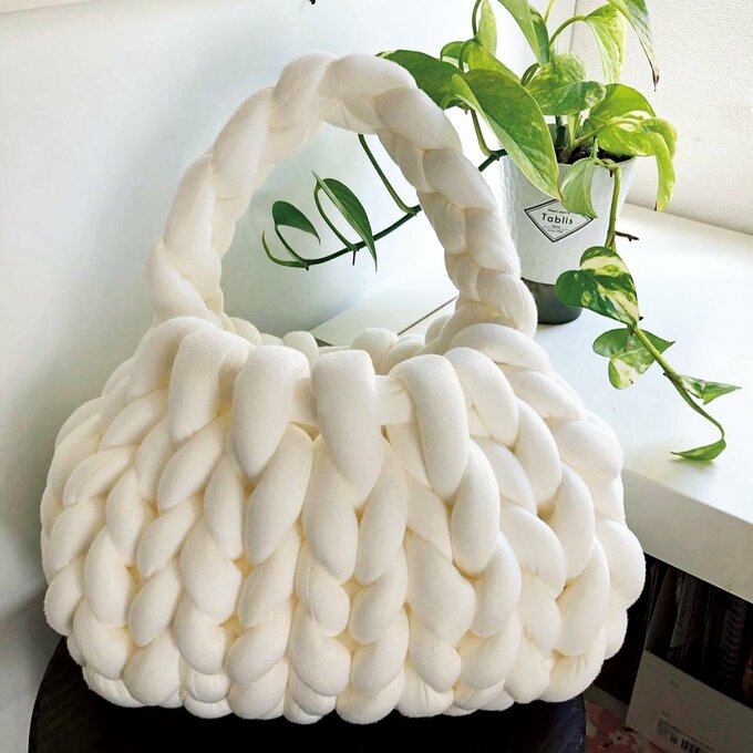 ホワイトマンドゥバッグ