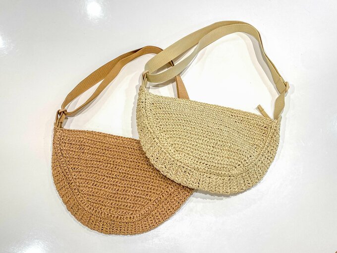 ラウンドミニクロシェバッグの画像。