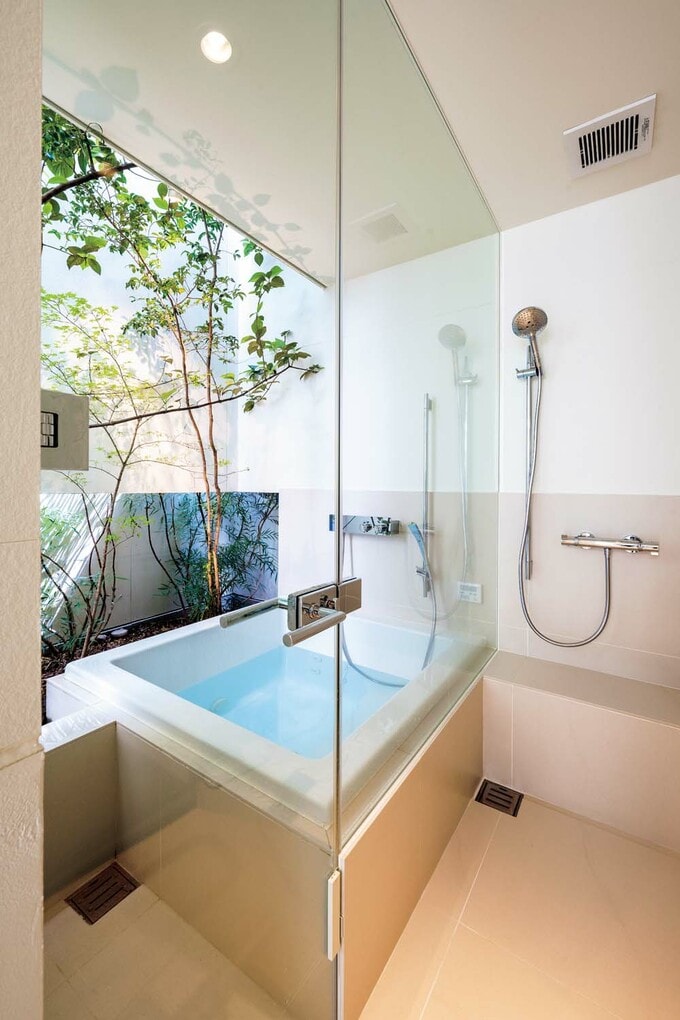 温泉気分を味わえる浴室