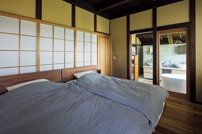 浴室と主寝室を隣接させ、ホテルライクに