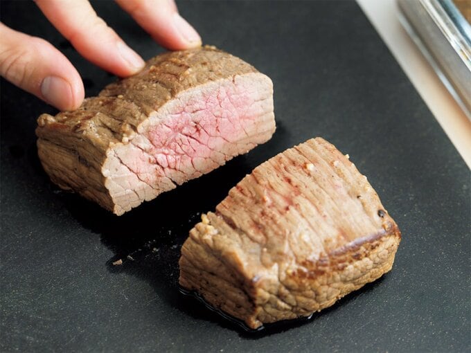 ローストビーフを切り分けたところ