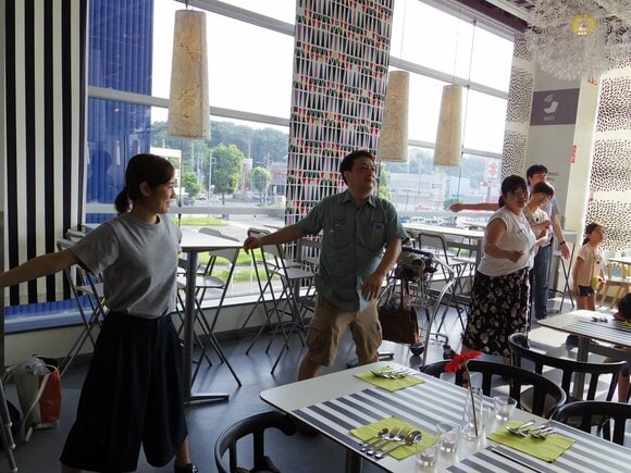 朝日がまぶしい