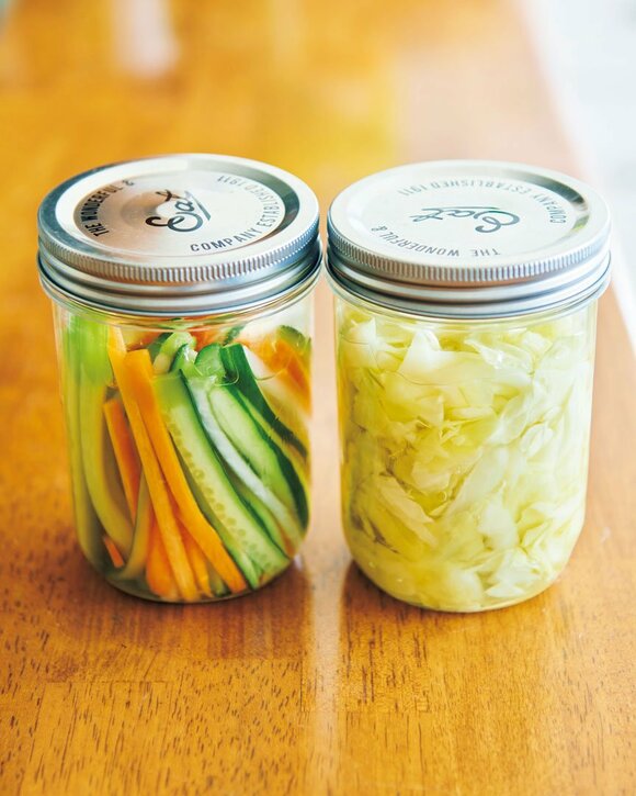 ジャーに入った野菜