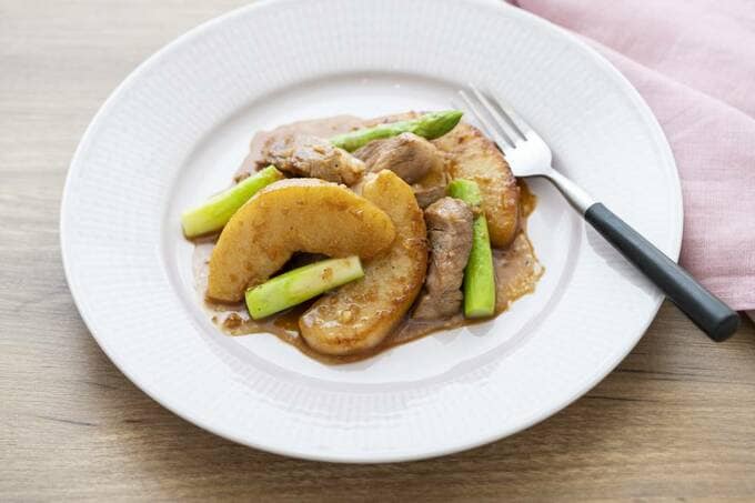 豚肉とナシの黒酢ソース