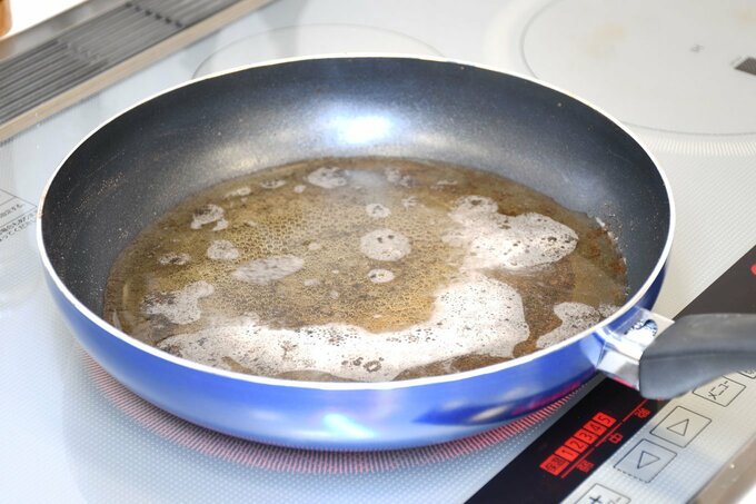 ガンコな焦げも、水を沸騰させてから洗うことで大半が落とせる(画像提供:パール金属株式会社)