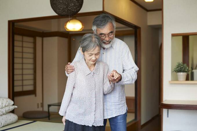 女性を支える男性