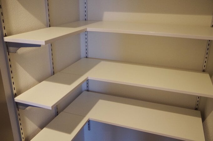 棚板をL字に設置