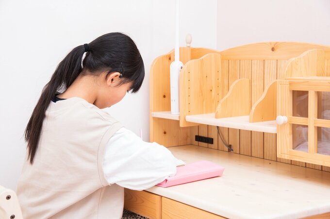 勉強をする子ども