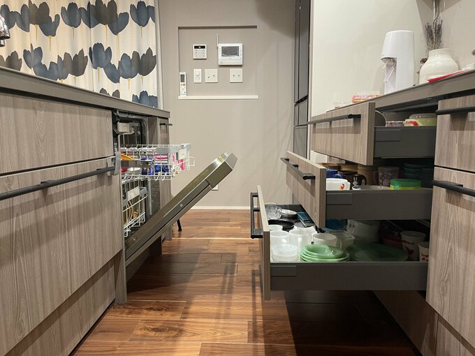 カウンターの間の通路