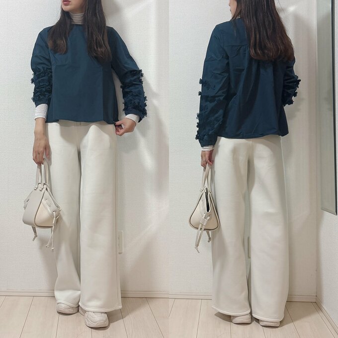 ネイビーのブラウスのコーディネート
