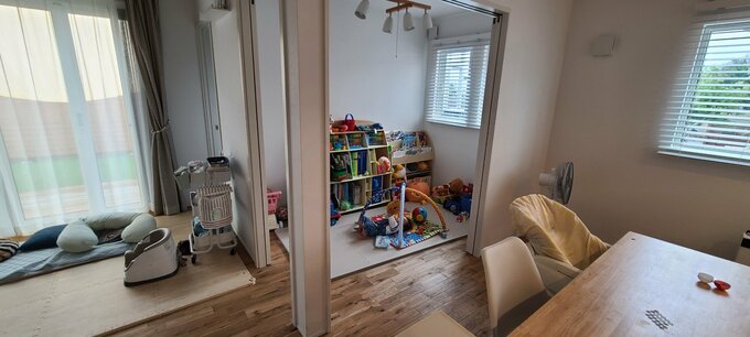 キッチンから見えるキッズスペース