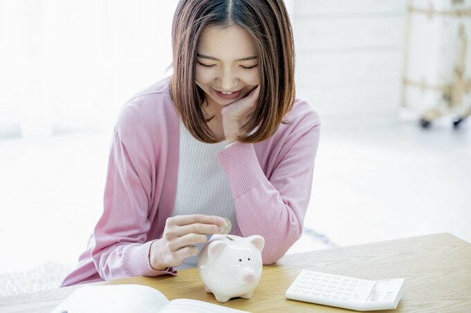 貯めている女性