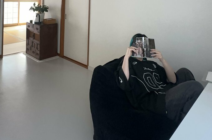 かさもさんとソファ