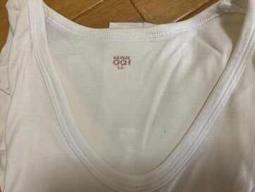 シャツの脇や衿の「黄ばみ」がスッキリ。白さを取り戻す簡単洗濯術