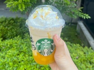スタバ新作「マンゴーごろごろで最高！」プラペチーノを実食。ソイミルクとジャスミンティーの相性よすぎです