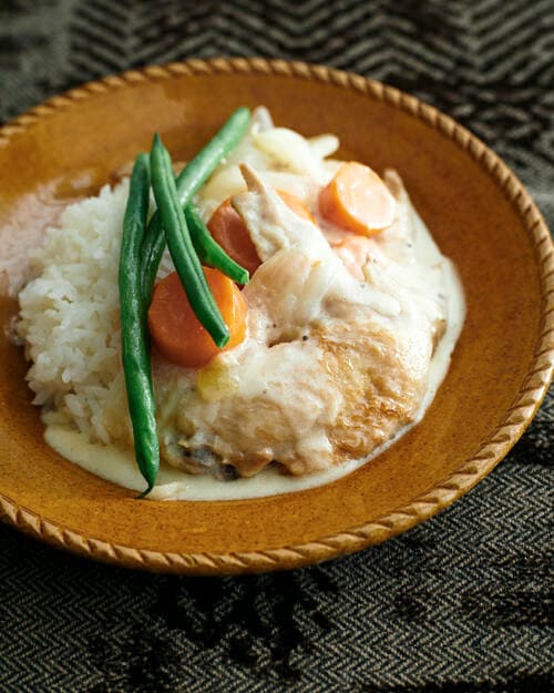 ごちそう感たっぷりの「鶏手羽のクリーム煮」