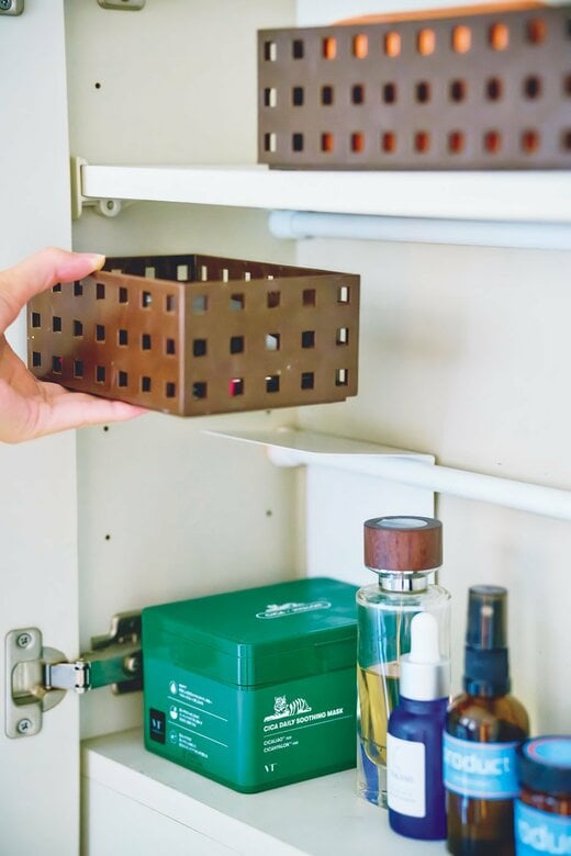 つっぱり棒にブックエンドを挟む