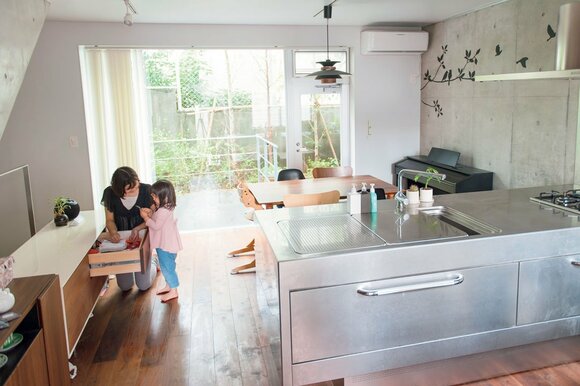 キッチンとリビングは、すっきりとおしゃれな印象