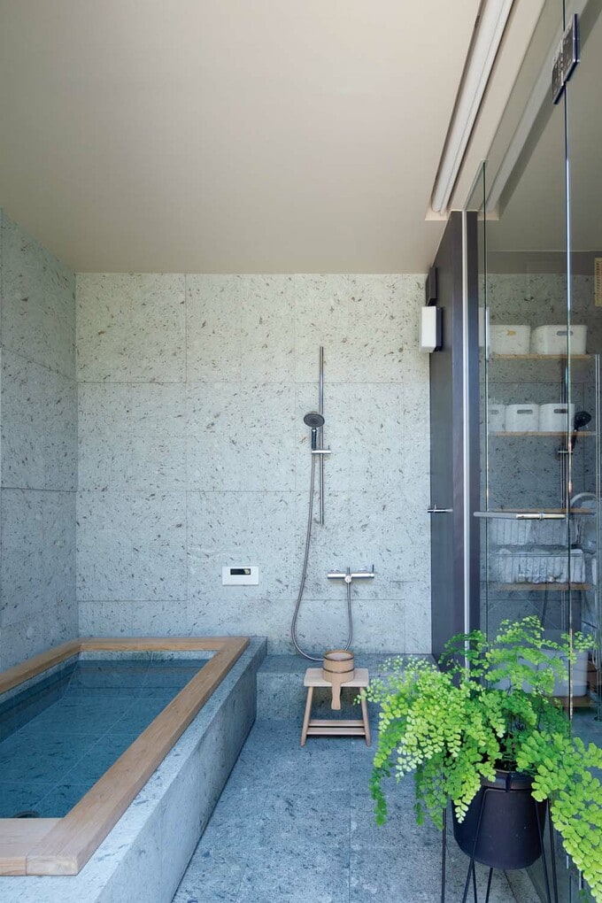 バスルームの全景