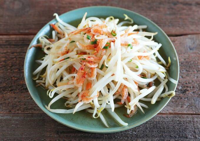 ヤシと桜エビのエスニックあえ