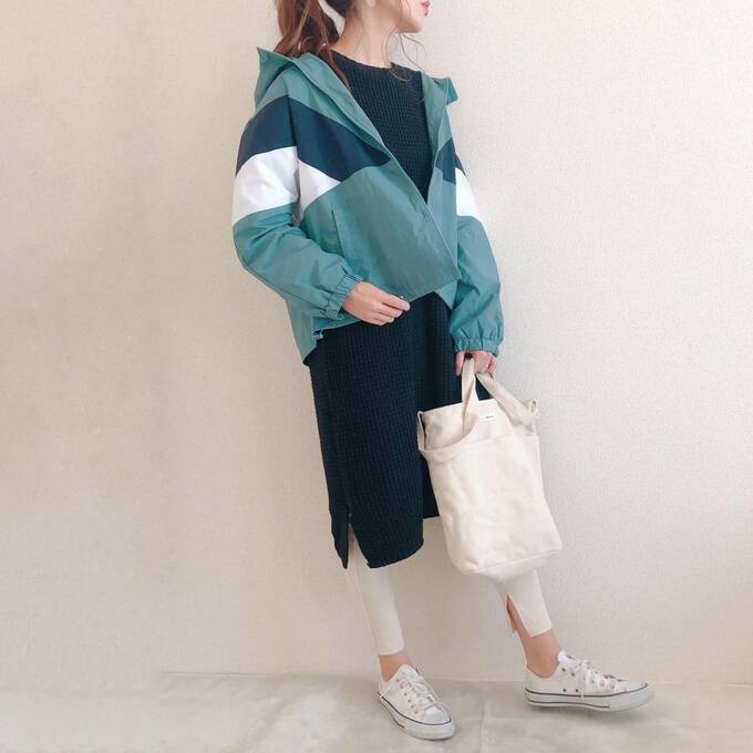 ワンピース+レギンスコーデ