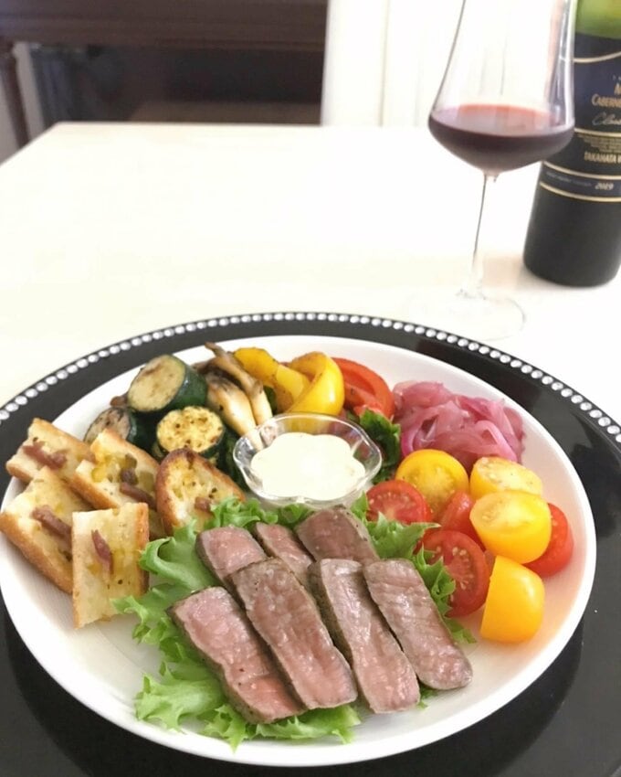 ワインとローストポーク