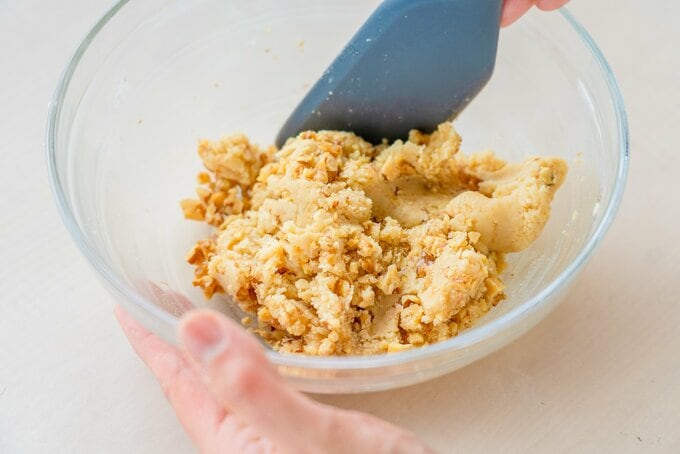 クッキー生地を混ぜているところ