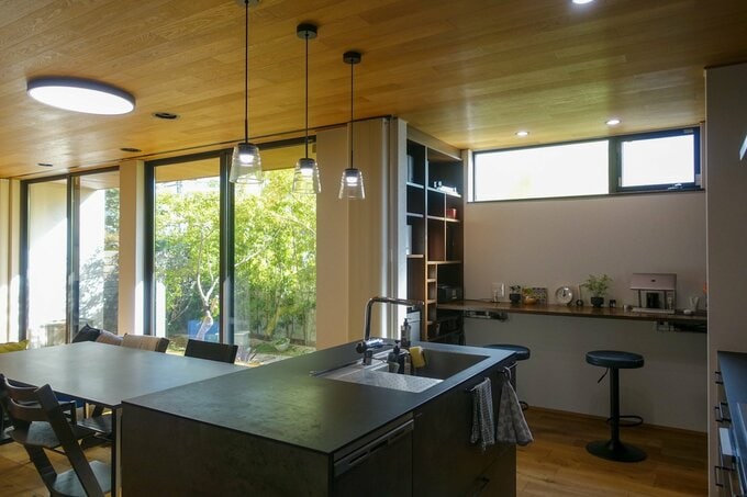 窓がたくさんある南面