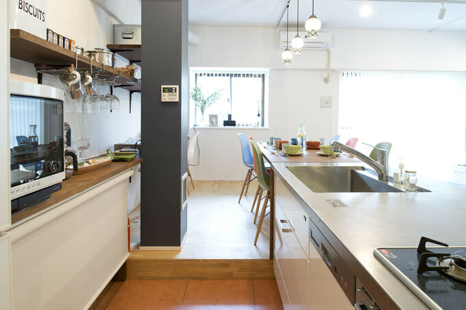 ステンレストップのキッチン