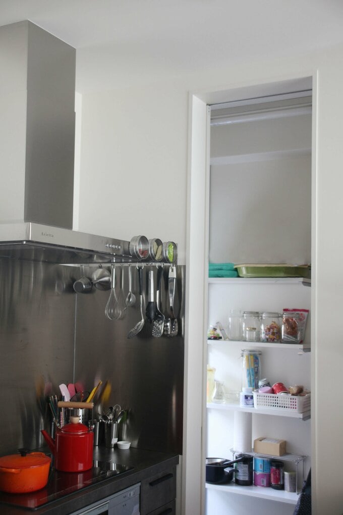 パントリーには引き戸を採用